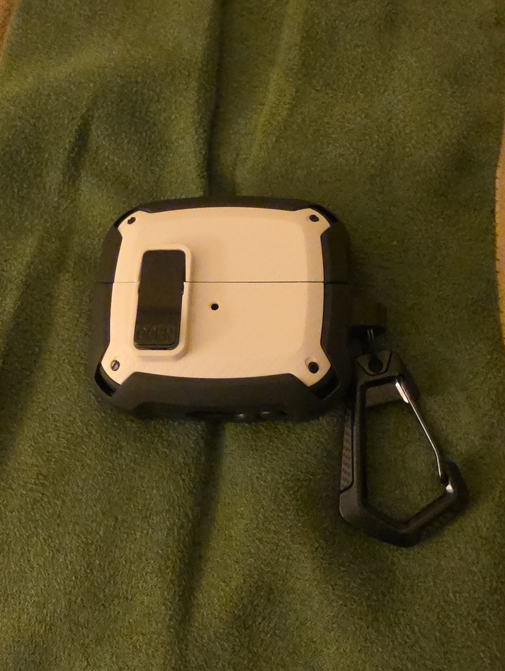 Rugged Protective Earbud Case with Clip - White and Black- Galaxy Buds 3 Or Pro